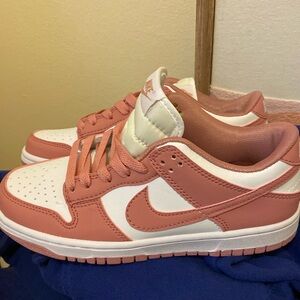 Imitation Nike sneakers pink